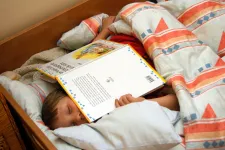 Miért alszunk el olyan könnyen olvasás közben?