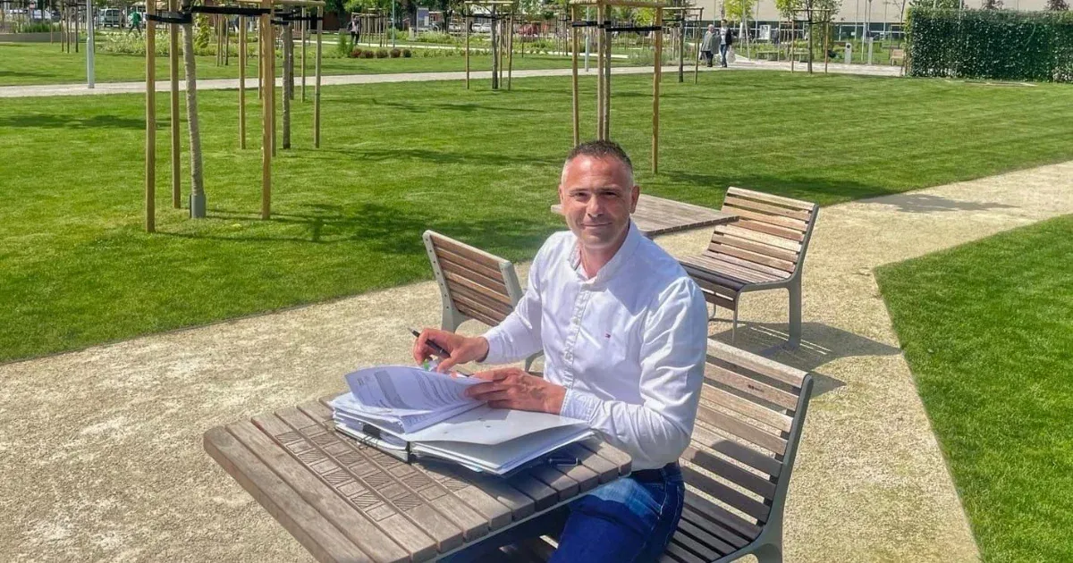Házkutatás volt a DK újpesti polgármesterjelöltjénél a fradisták és az újpestiek közös számlagyára miatt