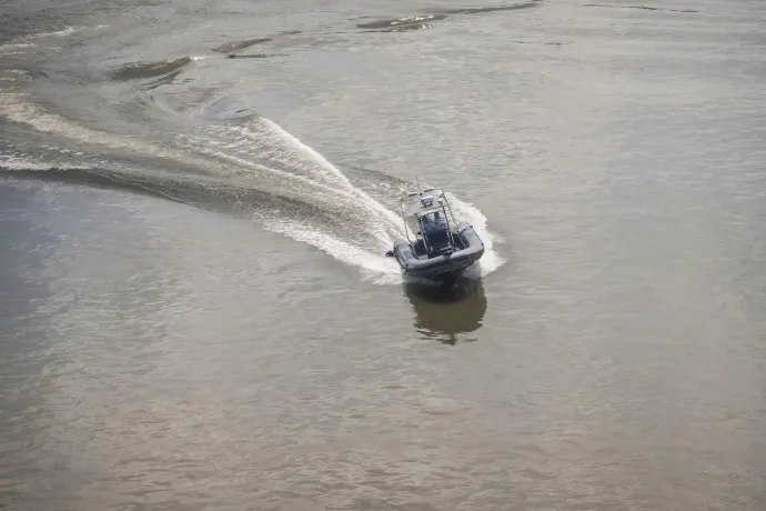 A rendőrség továbbra is keresi a verőcei hajóbaleset után eltűnt személyeket