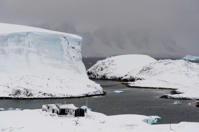Majdnem 400 négyzetkilométeres jégtábla tört le az Antarktiszról