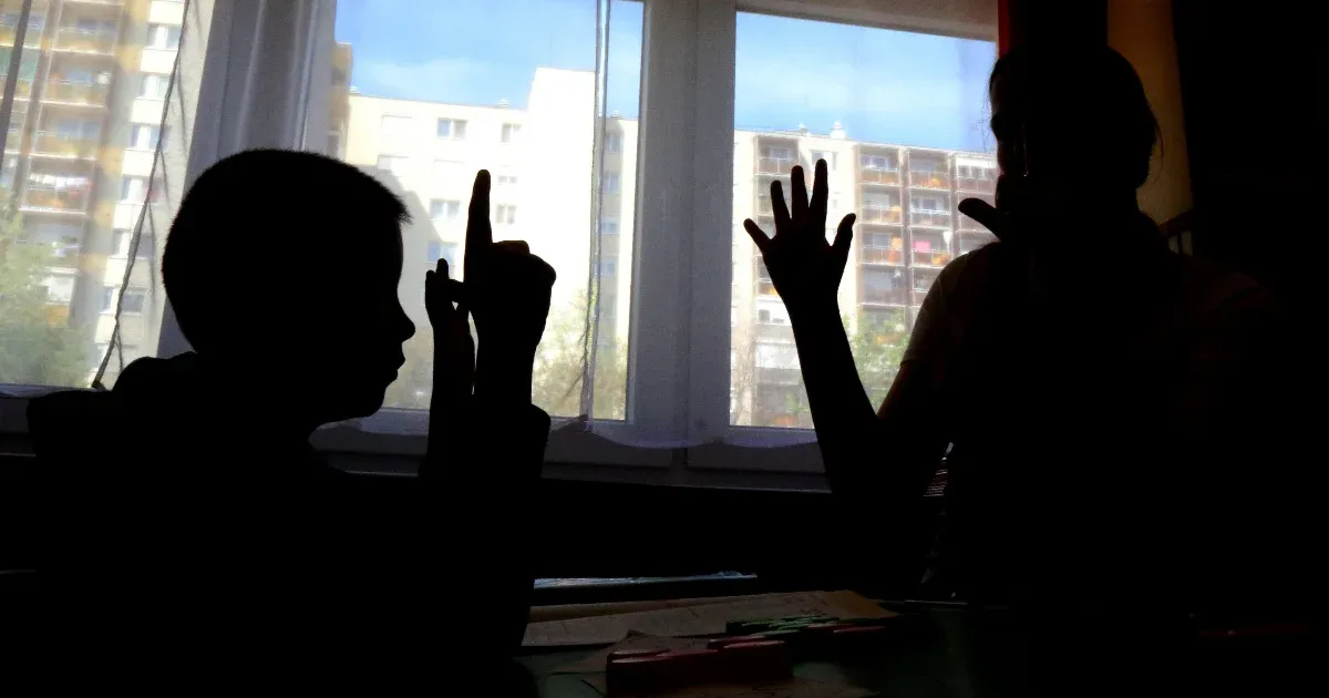 Aki nem tudja, tanítja: így szaporodtak el a képesítés nélkül szaktárgyat tanítók a magyar iskolákban