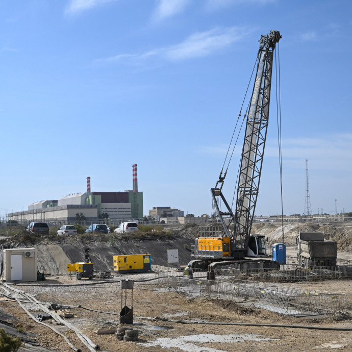 Elbontották Hatvanpusztát vagy a paksi erőművet? Hogyan lehet negatív termelés az építőiparban?