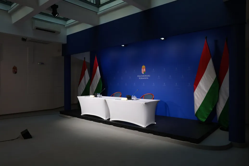 Kezdődik a kormányinfó