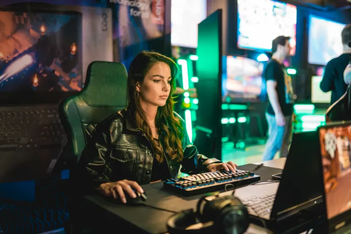 Szombaton ingyenes e-sport-döntőre várják a gamereket, rajongókat