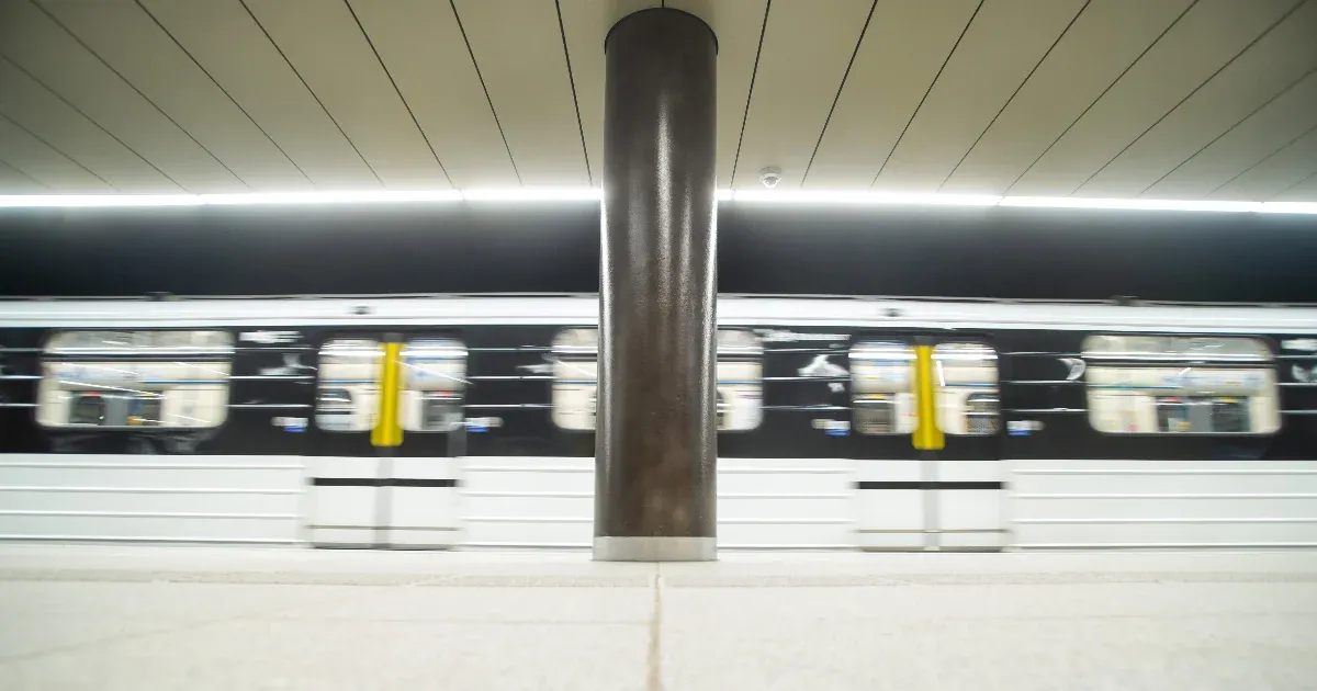 Magyar Narancs: Vitézy a BKK kockázatelemzésének ismeretében is támogatta az orosz metrószerelvények felújítását