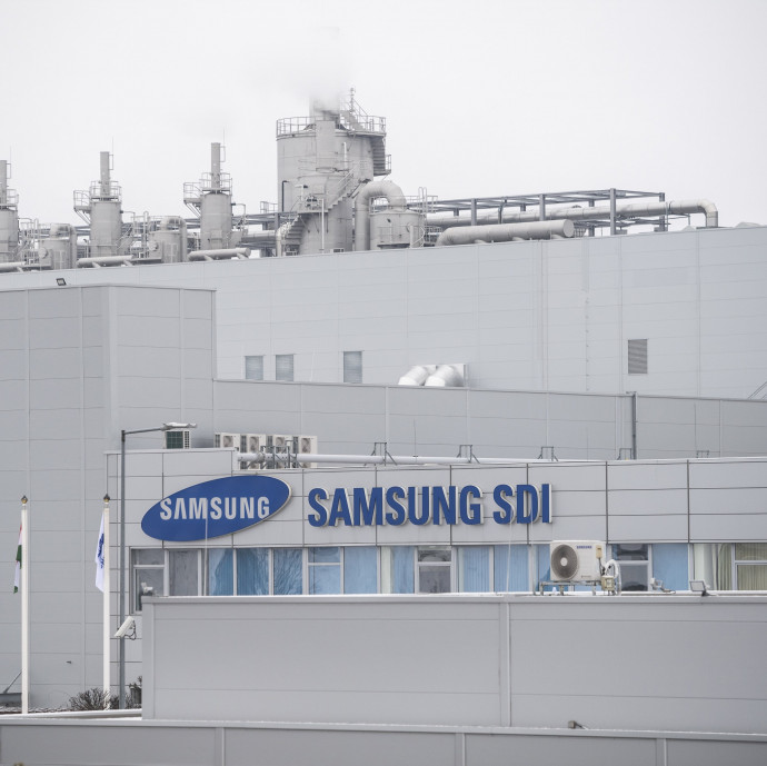 Az egész magyar gazdaság megérzi, ha le kell állnia a gödi akkugyárnak