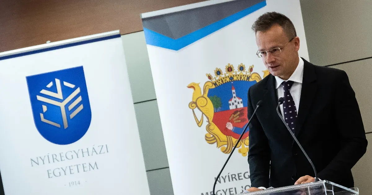 Szijjártó: Nem tudok arról, hogy bármelyik magyar ügynök veszélyben lenne