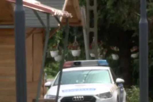 Videóra vették, ahogy öten megvertek egy 13 éves gyereket az iskolai tanteremben