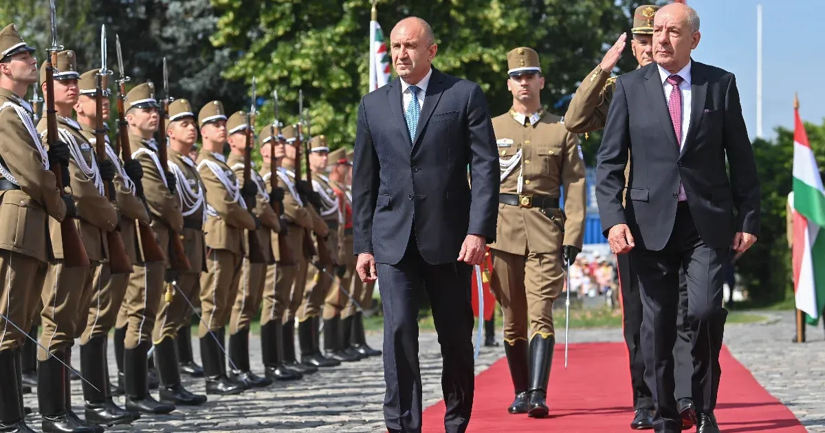 Magyarországra látogatott Rumen Radev bolgár államfő, röviden Orbán Viktorral is tárgyalt