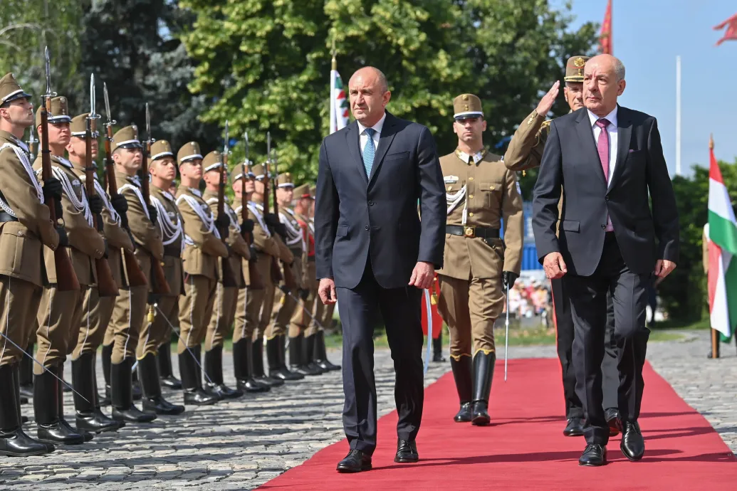 Magyarországra látogatott Rumen Radov bolgár államfő, röviden Orbán Viktorral is tárgyalt