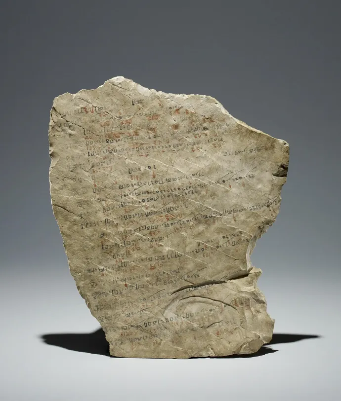 A kőtábla, amelyen vezették a jelenlétet a piramisépítéseknél – Fotó: British Museum