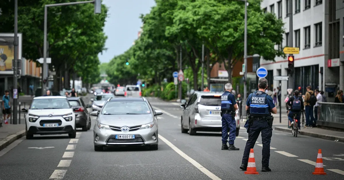 Három embert megsebesített egy késelő a lyoni metróban