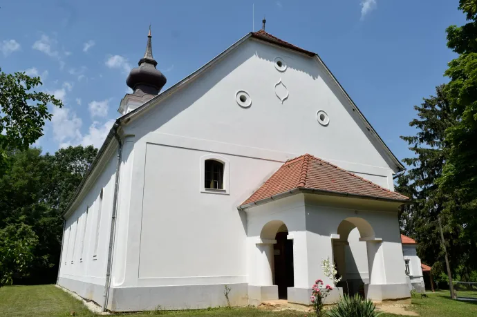 400 ezer forintot loptak ki ragasztószalaggal a szentgyörgyvölgyi templom perselyéből