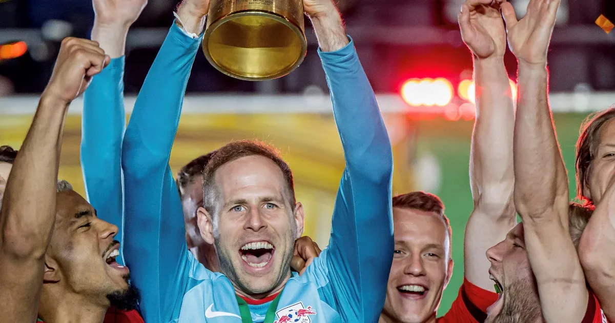 Gulácsi Péter 2026-ig meghosszabbította szerződését Lipcsében