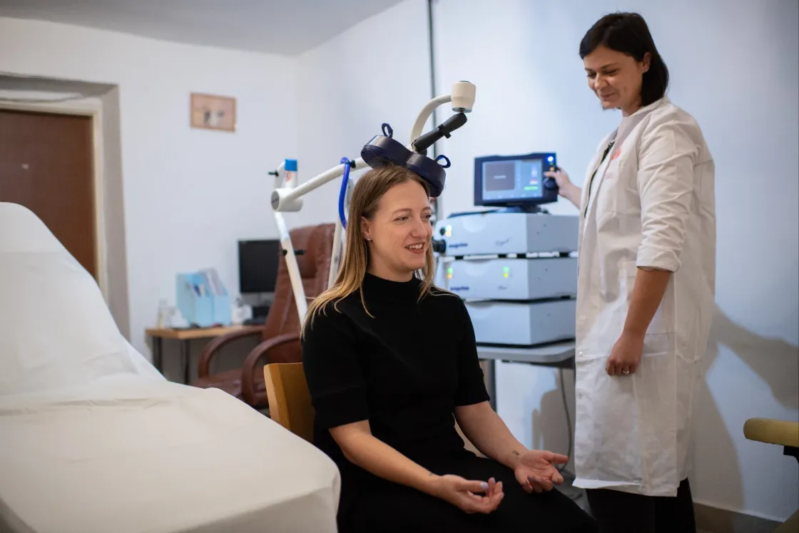 Depresszióra már bevált, most skizofréniával élő betegeknek segíthet a magyar mágnesterápiás kutatás