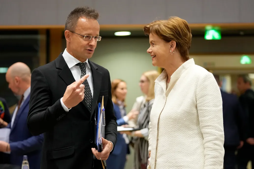 Szijjártó: Hatalmas balhé kerekedett, nekem estek a német és a lengyel kollégák