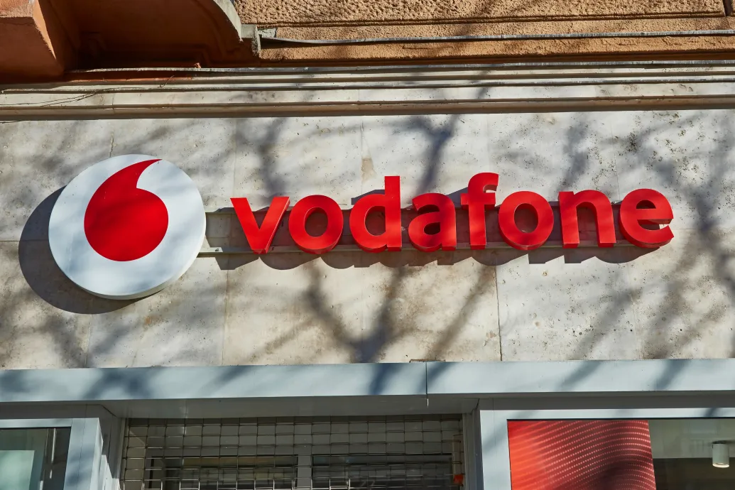 Vizsgálnia kell a Vodafone állami felvásárlását a GVH-nak