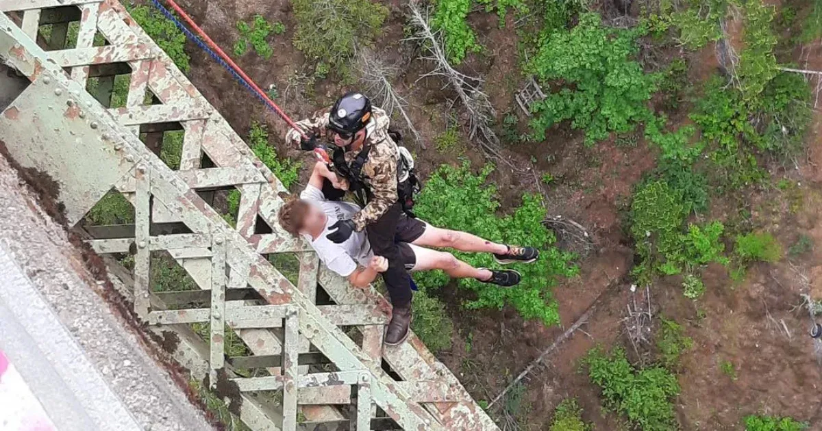 Százhúsz métert szánkázott lefelé egy kanyon oldalában, karcolásokkal megúszta az amerikai férfi