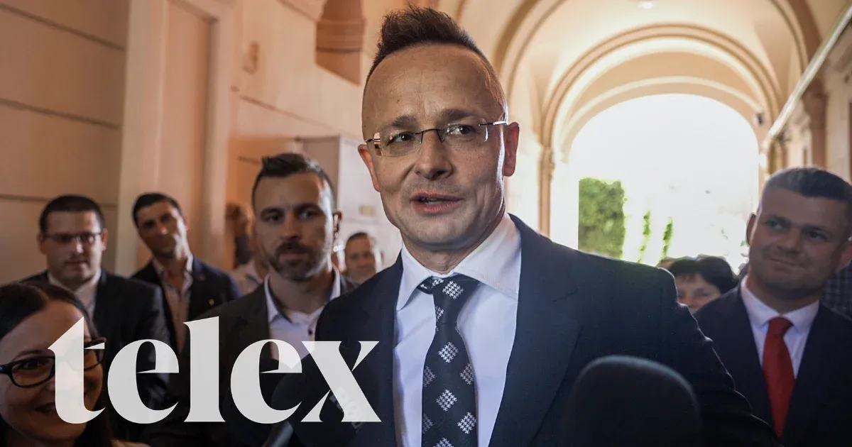 Szijjártó: Az sms-en kívül nem sok mindenre vagyok képes