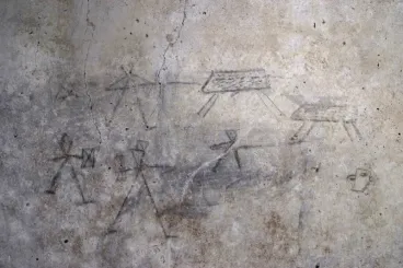 Gladiátorokat ábrázoló gyerekgraffitik kerültek elő Pompejiben