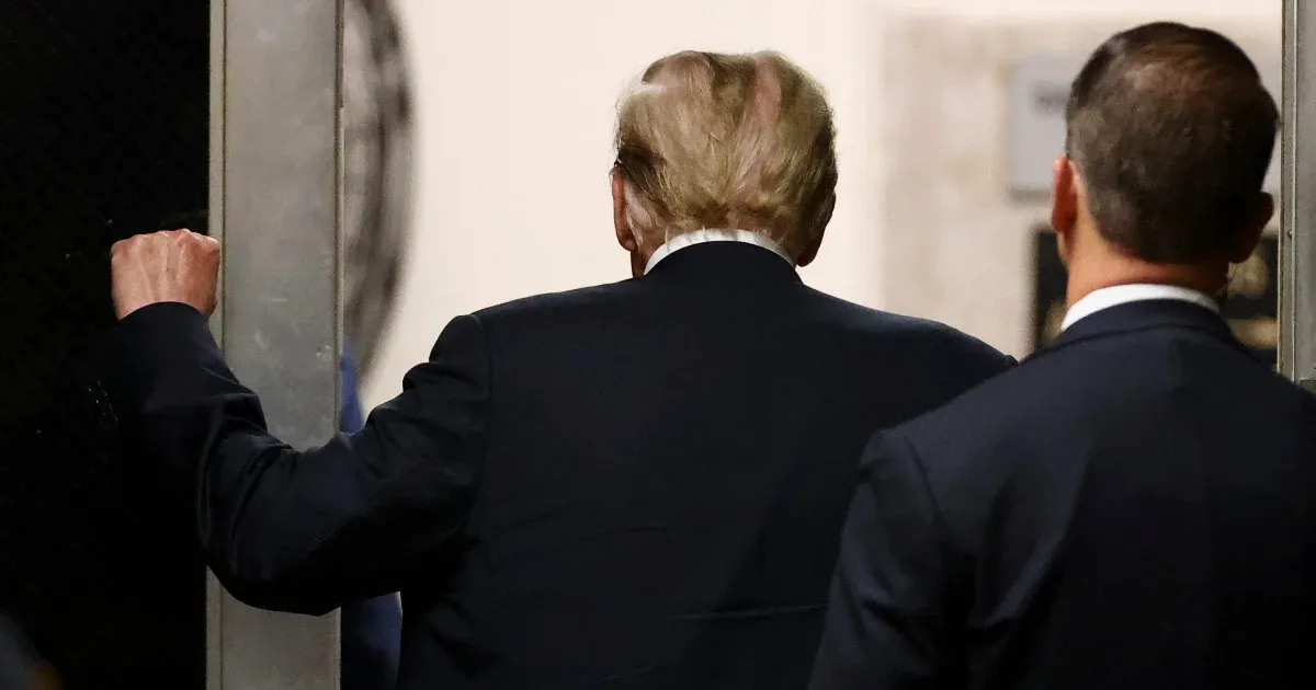 Trump ügyvédje azt mondta az esküdteknek, hogy a koronatanú minden idők legnagyobb hazudozója