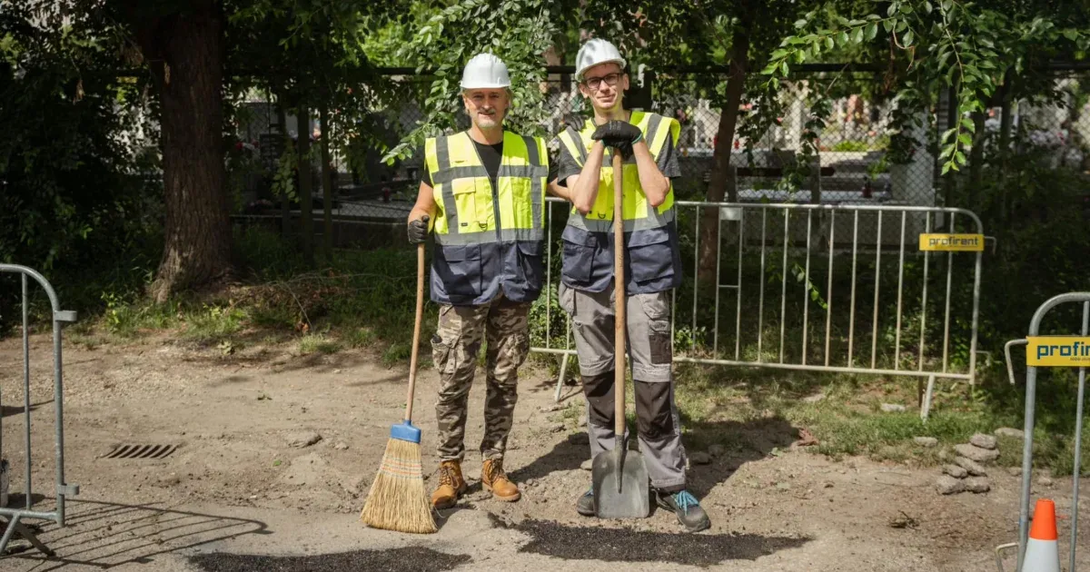 Betömött egy kátyút Szeged fideszes polgármesterjelöltje
