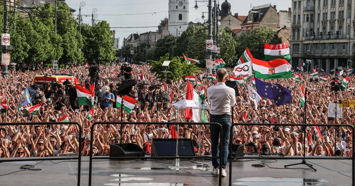 Medián: A Tisza Párt listája napok alatt 8 százalékot erősödött Budapesten, megelőzi Karácsonyékat