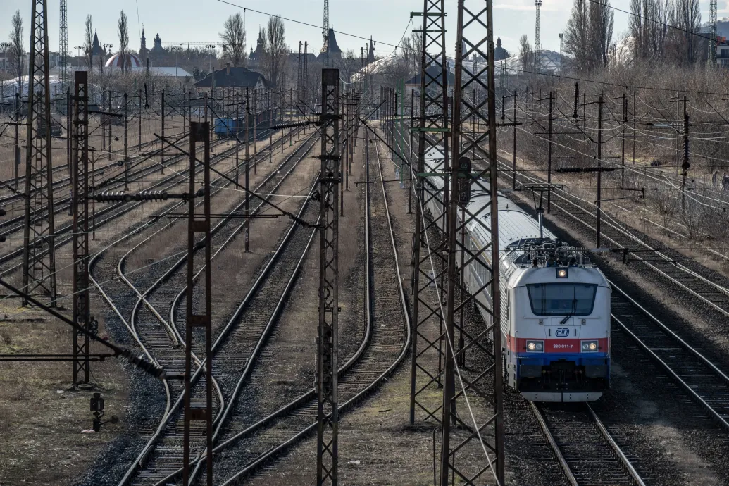 El nem készült munkákért fizethetett az állam Mészáros cégének, hűtlen kezelés miatt nyomoz a rendőrség