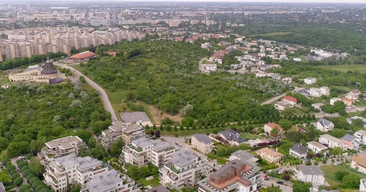 Egy 270 lakásos, zöldbe harapó lakópark kampánycsatatérré vált Újbudán