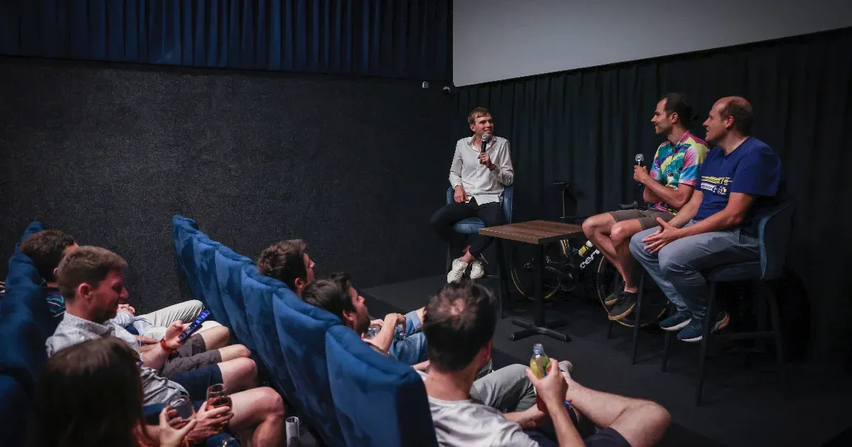 Valter Attila a Telex filmpremierjén: Egy kiló cukrot bevittem a Giro legnehezebb szakaszán
