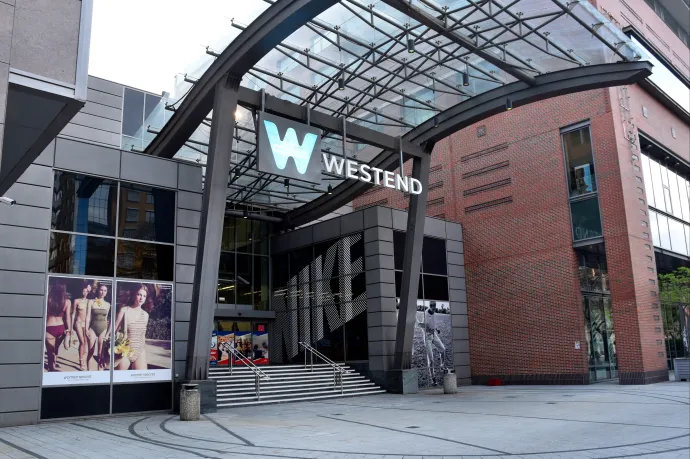 Bombariadó miatt kiürítették a Westend bevásárlóközpontot