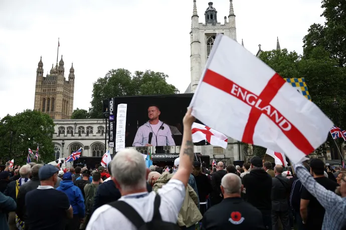 A londoni rendőrségnek nemcsak a BL-döntő, de egymásra acsarkodó iszlámellenes, antirasszista és Izrael-ellenes tüntetők is gondot okoztak