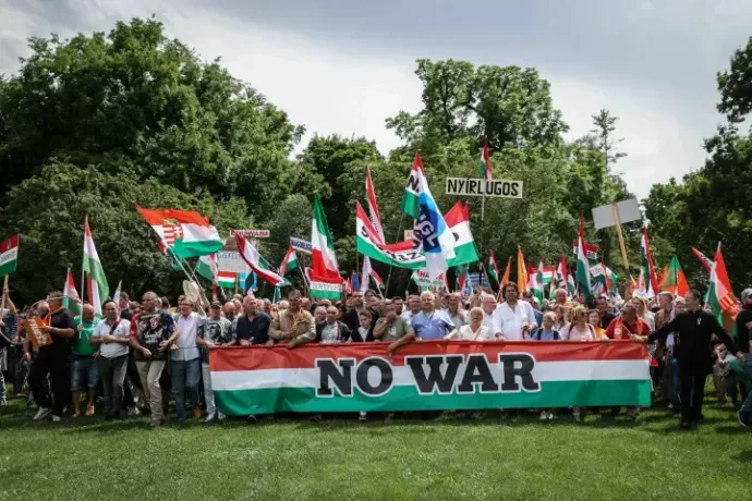 The Peace March arrives at Margaret Island – Photo: István Huszti / Telex