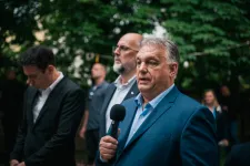 Ultrarövid kampánylátogatást tett Orbán Viktor Nagyszalontán: jött, látott, mozgósított, és gyorsan távozott