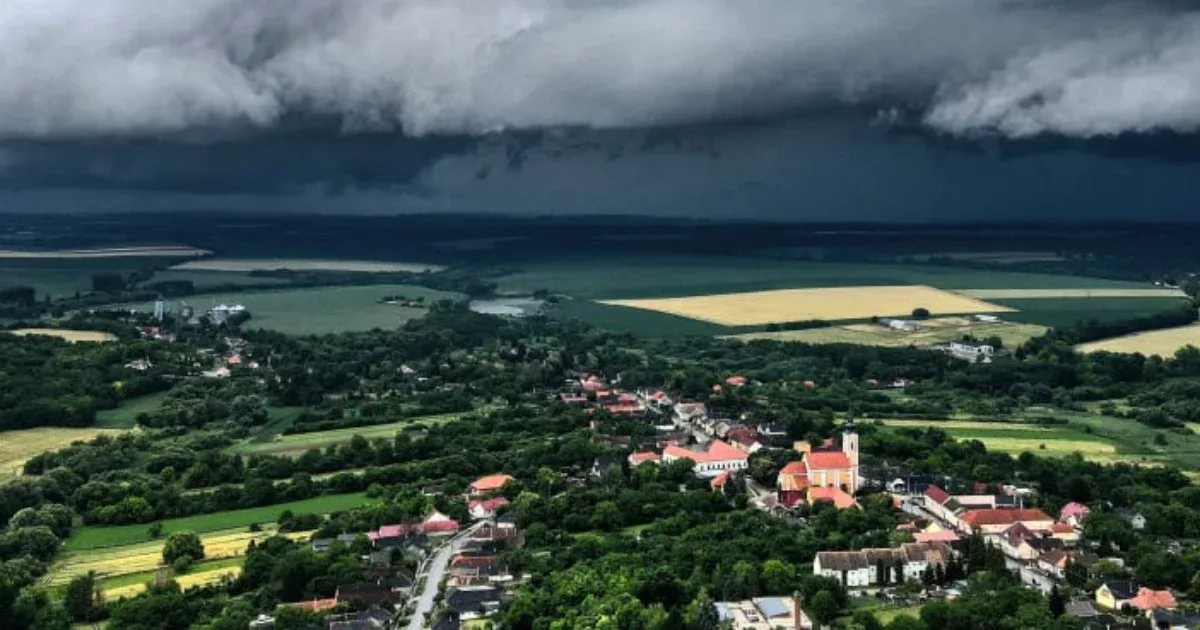 Zivatarra az egész országban, felhőszakadásra északkeleten van nagyobb esély