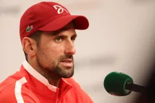 Djoković visszalépett a Roland Garroson