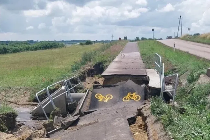Beszakadt egy friss, egymilliárd forintból készült kerékpárút Heves megyében