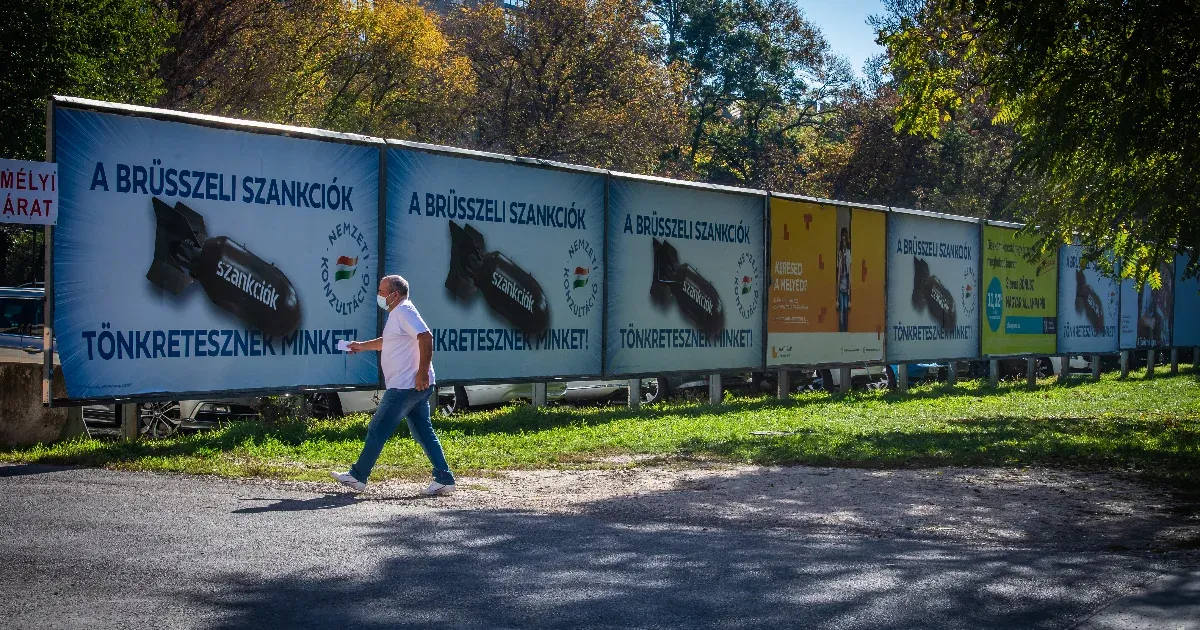Hiába sulykolja a kormány, hogy háborúban állunk Brüsszellel, a magyarok elsöprő többsége még mindig EU-párti