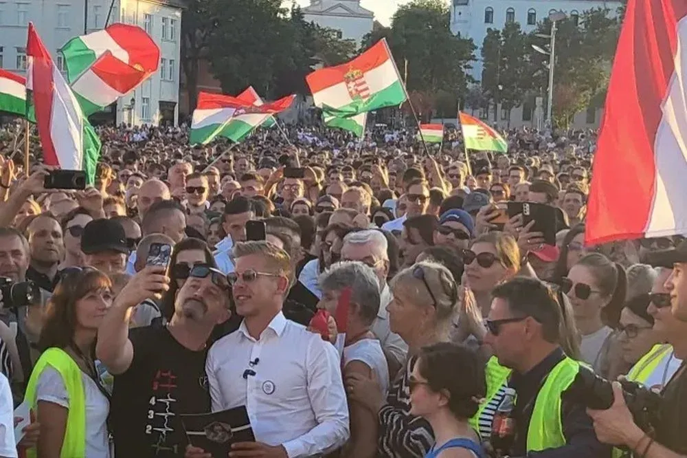 Magyar Péter Győrben zárta körútját, akkora tömeget hozott össze, amit ebben a városban tán még senki