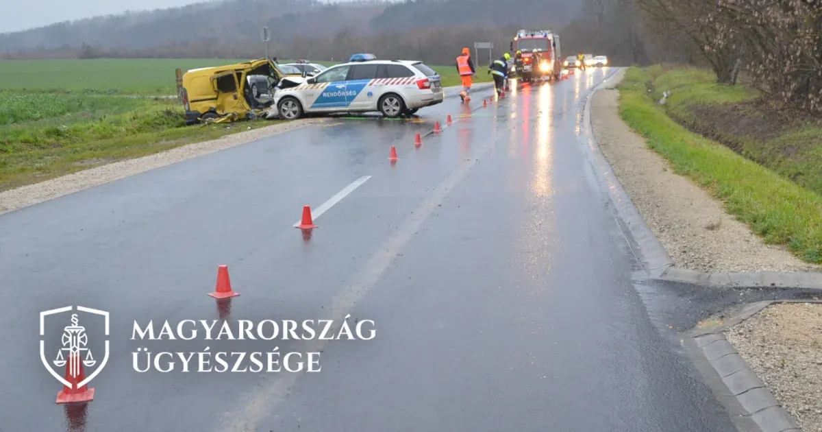 Soha nem volt jogsija, rendőrrel karambolozott egy férfi Öreglaknál, vádat emeltek ellene