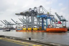 Olajszivárgás miatt lezárták a belgiumi Antwerpen kikötőjének rakpartját