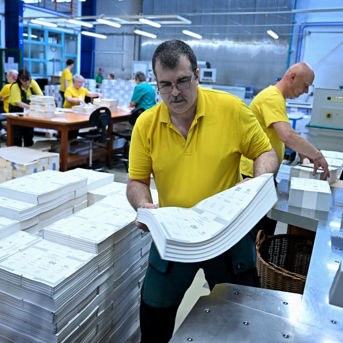 Beárnyékolja a Fidesz választási kilátásait a reálbér tavalyi csökkenése