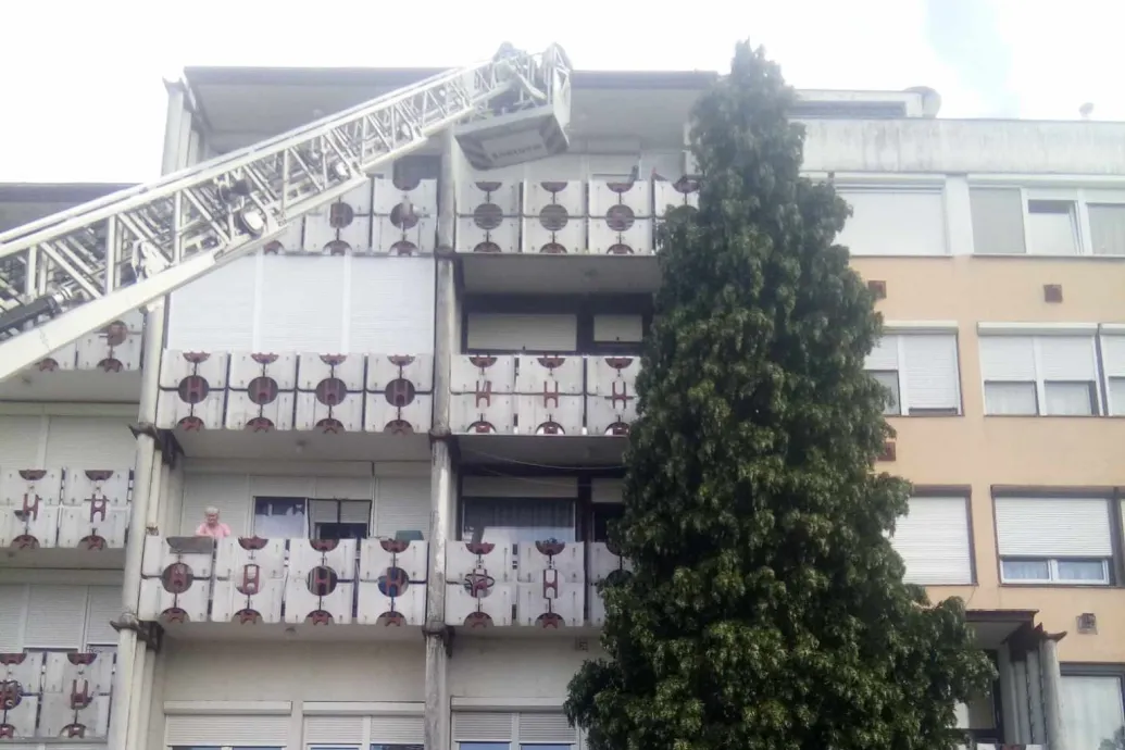 Kizárta az erkélyre az anyját egy kétéves kisgyerek Zalaegerszegen