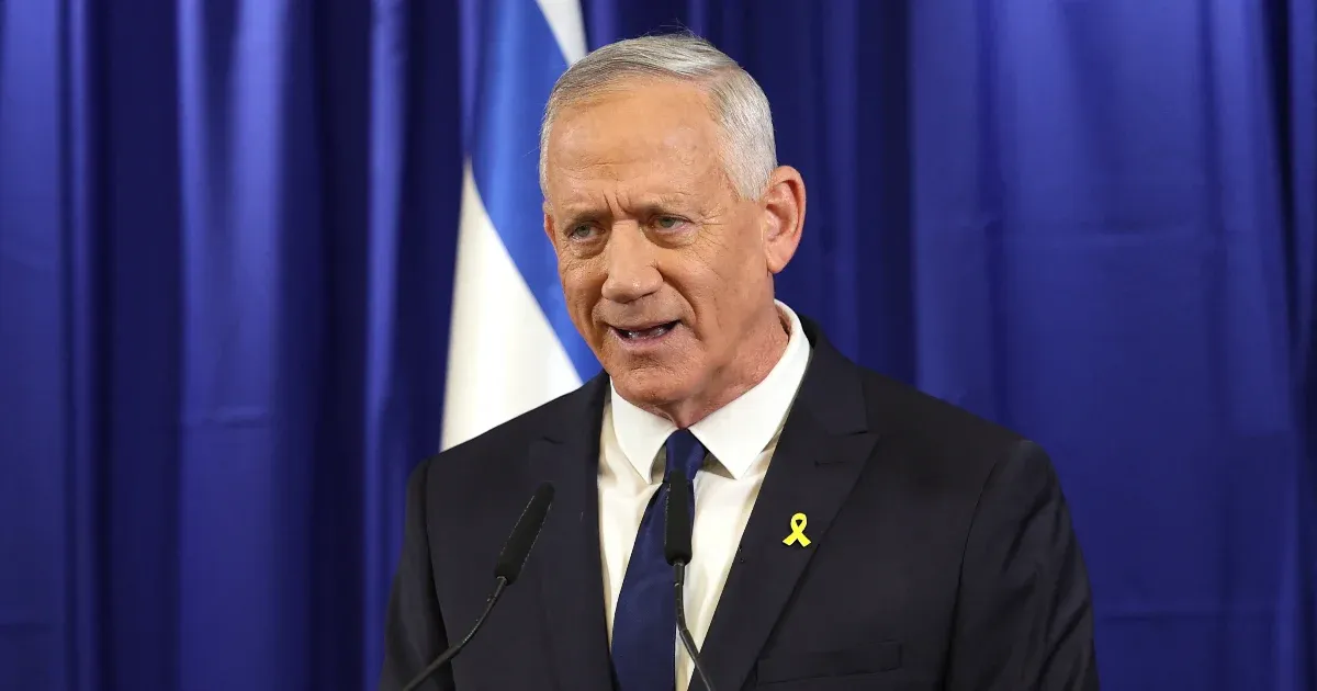 Kilépett az izraeli kormányból Netanjahu legnagyobb ellenfele