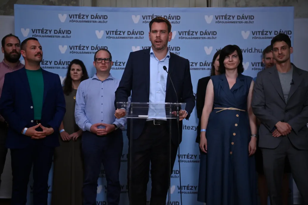 Budapesten szépen felkapaszkodott Karácsony és Vitézy hátán a DK-MSZP-Párbeszéd és az LMP