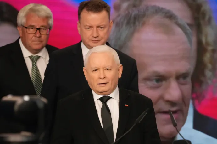 2014 óta először verték meg Kaczyńskiékat, Tuskék hajszállal megelőzték őket
