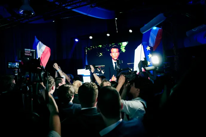 De Gaulle-i bátorság vagy orosz rulett – Macron választásba menekül Le Penék nagy EP-győzelme után