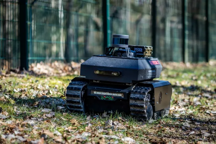 Önjáró harctéri robotokat tesztelt a magyar hadsereg