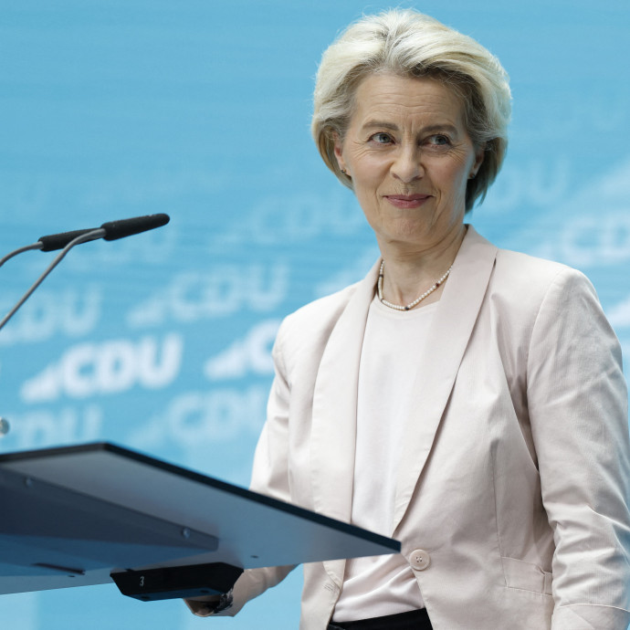 Nehéz lavírozás vár Ursula von der Leyenre, hogy elnök maradhasson