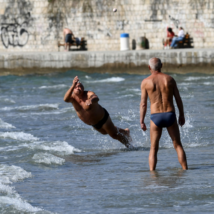 Az Adria és a Balaton közötti döntést is átbillentheti a 400 forint felé közelítő euróárfolyam